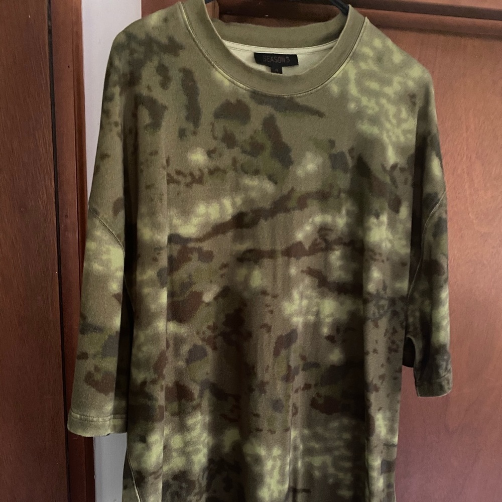 DS30 - Yeezy Season 3  OVERSIZED Camo Tee